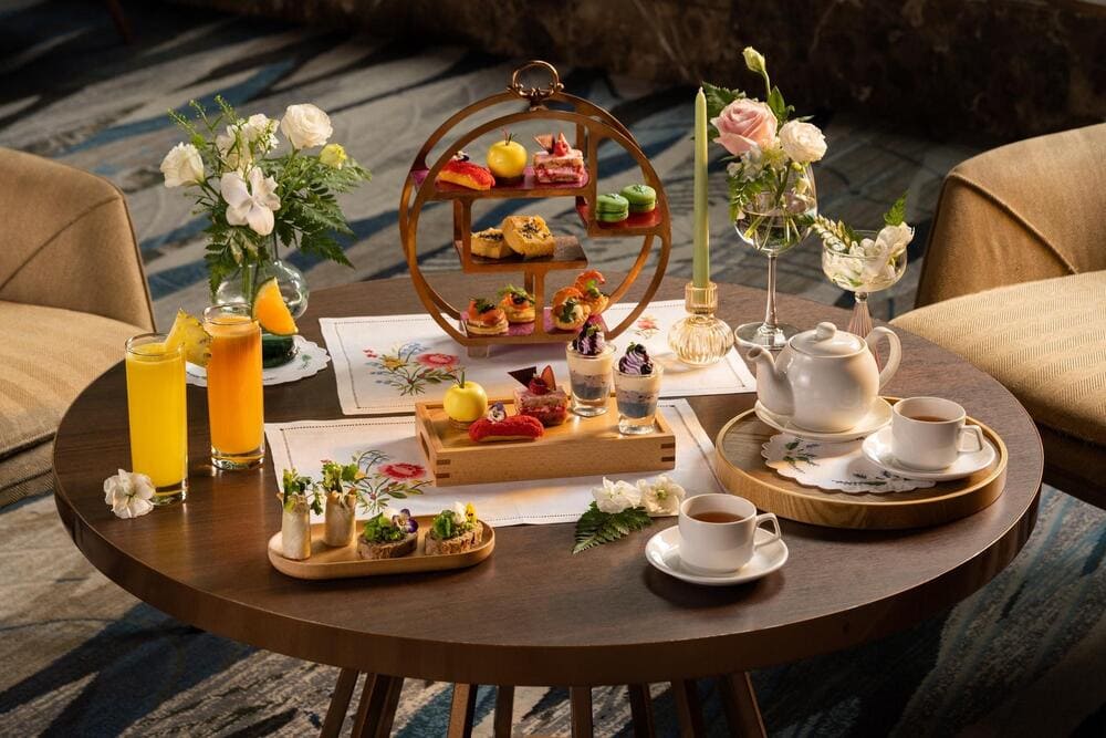 Bạn có thể thưởng thức trà chiều cùng bạn bè hay người thương tại The Summit Bar (Nguồn: The Summit Bar)